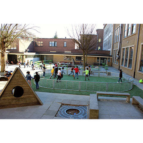 Image of rabona-panna-kinderen-spelen-pannavoetbal-metalen-pannakooi