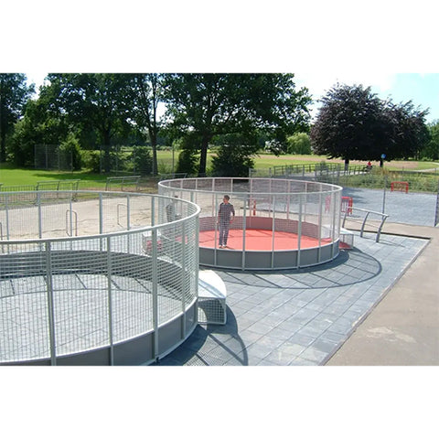 Image of twee-hoge-metalen-pannakooien-rabona-panna