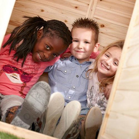 Image of 3-kinderen-in-kinderspeelhuis-noa-van-axi