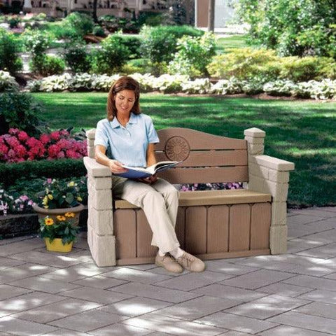 Image of Step2-Outdoor-Storage-Bench-vrouw-zit-op-een-bankje-te-lezen