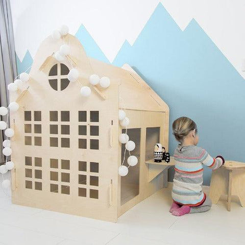 Image of kinder-speelhuisje-hout-klokgevel-woodenplay-jouw-speeltuin-binnen