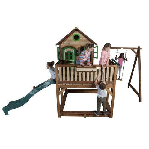 Image of kinderen-spelen-in-AXI-speelhuisje-met-schommel-Liam