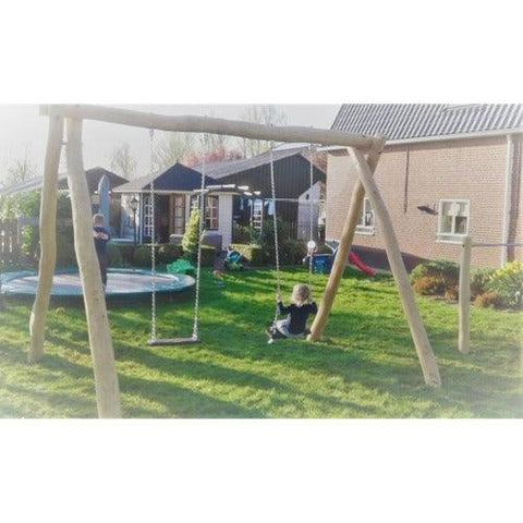 Image of meisje-schommelt-op-dubbele-robinia-houten-schommel-sicuro