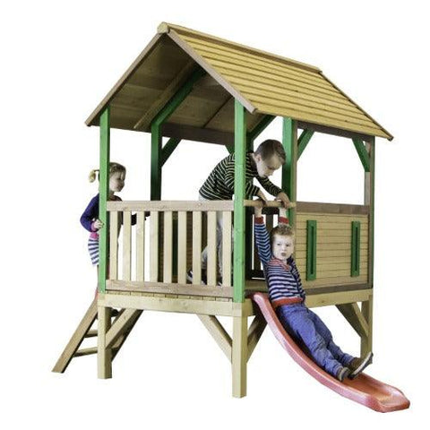Image of Kinderen-spelen-in-houten-speelhuisje-akela-van-AXI