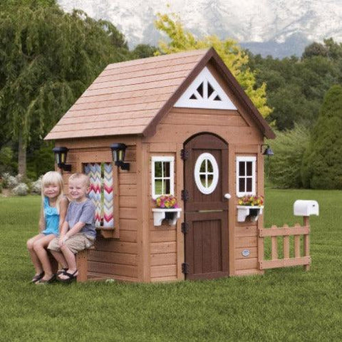 Image of backyard-discovery-speelhuisje-aspen-kinderen-zitten-op-bankje-jouw-speeltuin