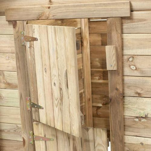 Image of houten-speelhuisje-louise-voor-in-de-tuin