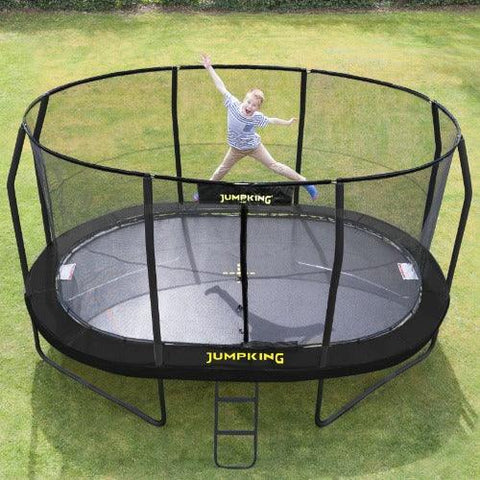 Image of jumpking-trampoline-ovaal-zwart-met-net-op-poten-L-jouw-speeltuin