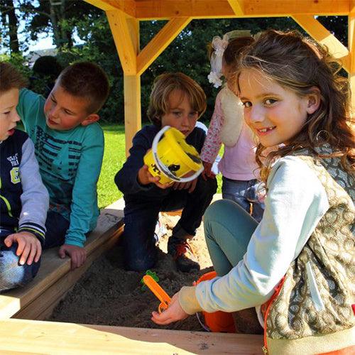 kinderen-zandbak-speelhuis-romy-axi-jouw-speeltuin