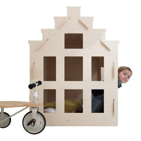 Image of meisje-fietsje-speelhuisje-trapgevel-hout-speelhuis-woodenplay