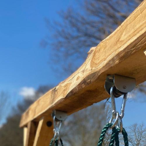 outdoor-island-speeltoestel-goofy-kastanjehouten-schommel