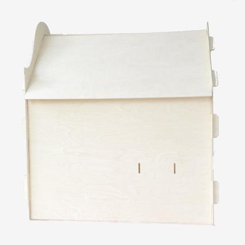 zijkant-houten-speelhuisje-klokgevel-kinderhuisje-speelhuis-woodenplay